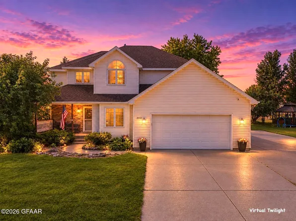 2112 8th St SE, East Grand Forks, MN 56721
