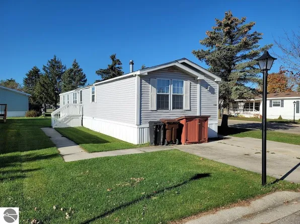 7343 Highlander Cir, Alma, MI 48801