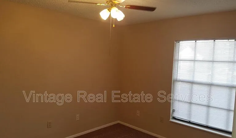 1904 Firethorn Ct — Photo 15