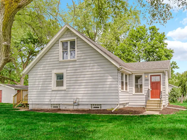 1866 Tower St, Chesterton, IN 46304