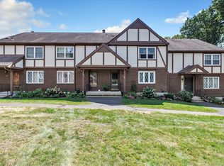 27 Derbyshire Rd #27, Derby, CT 06418