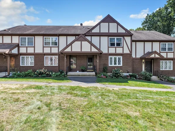 27 Derbyshire #27, Derby, CT 06418