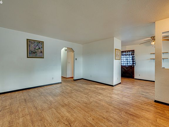 3rd image of 306 Beech St