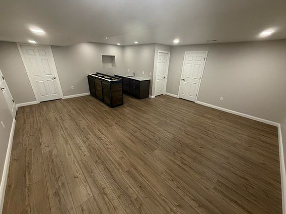 5th image of 758 Governors Rd