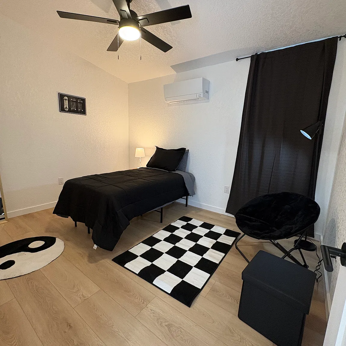 3 bed, 1360 sqft, $3,390 — Photo 4