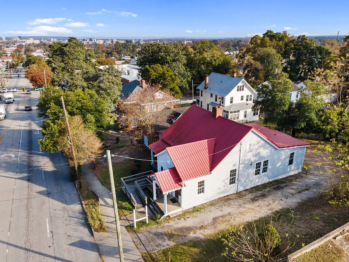 Building Photo - 2054 Walton Way