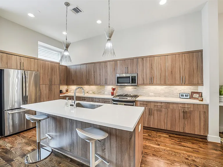 1004 California St #203 — Photo 12