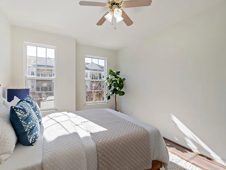 650 Claire Ln — Photo 13