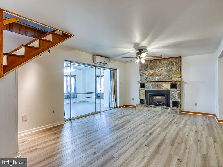 214 Bridle Path Rd — Photo 3