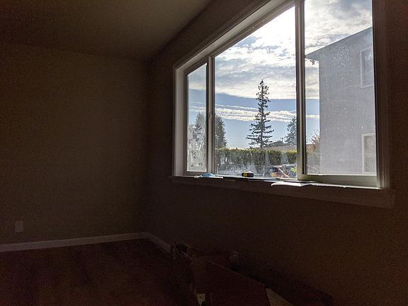 3rd image of 684 Oakside Ave Unit 2