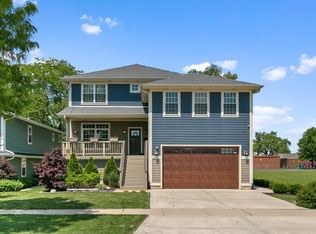 8832 Congress Park Ave, Brookfield, IL 60513