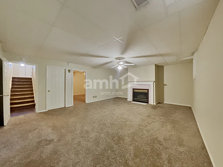 2262 Byron Ct SW — Photo 5