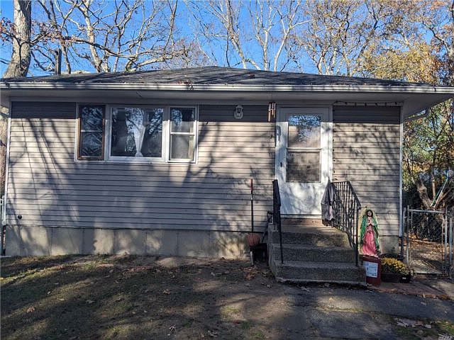 1st image of 25 Lafayette Dr