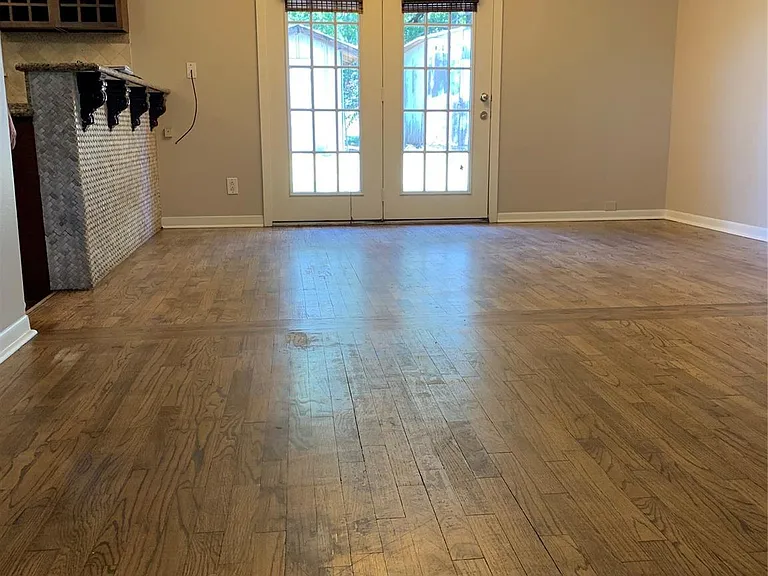 340 Westwood Ln — Photo 5