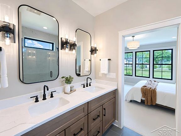 5th image of 160 Queens Creek Dr