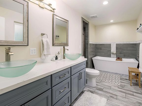 4th image of 718 Walnut Ave