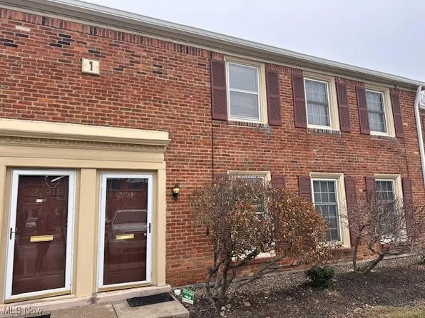 2393 Arlington Dr, Lyndhurst, OH 44124