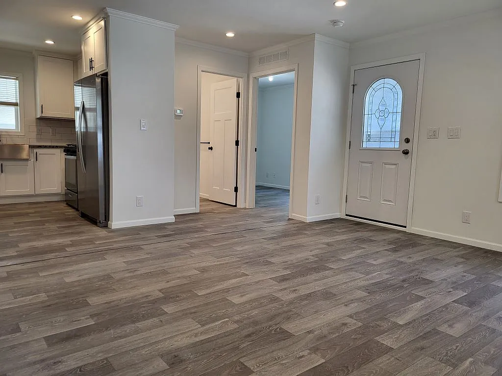 2 bed, 2.0 bath, 938 sqft, $1,750 — Photo 3