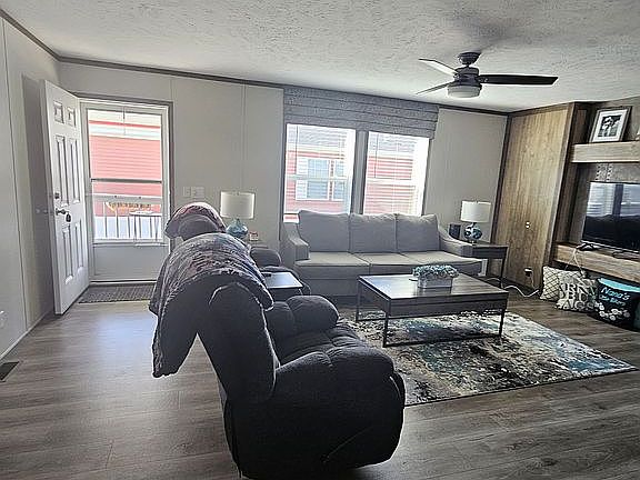 5th image of 9548 Barbwood Ln