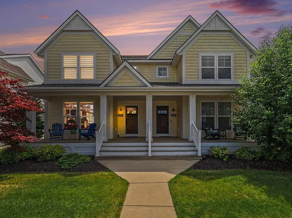 4704 Macatawa Legends Blvd, Holland, MI 49424
