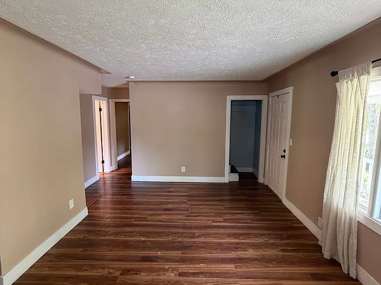 600 Dadson Dr — Photo 4