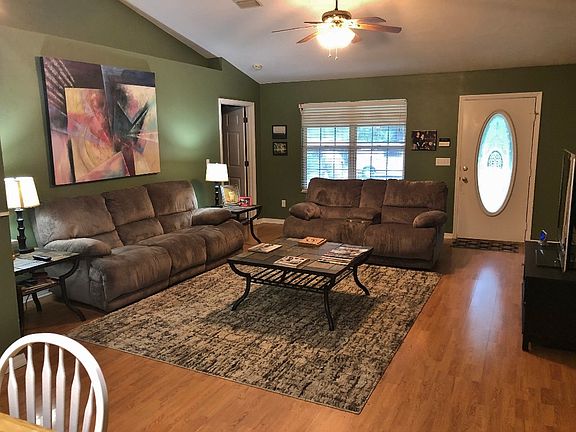 2nd image of 276 SW Pine Forest Ct