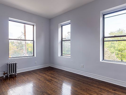 2nd image of 8602 Ridge Blvd #Bb