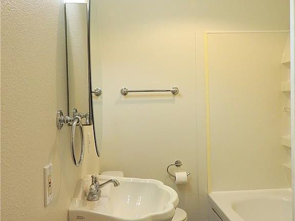5th image of 825 Avenue A