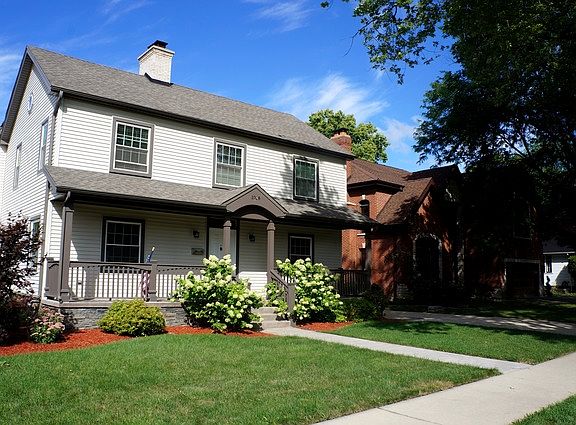2nd image of 1028 Jeannette St