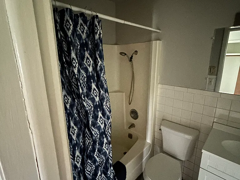 100 E Market St #5 — Photo 7