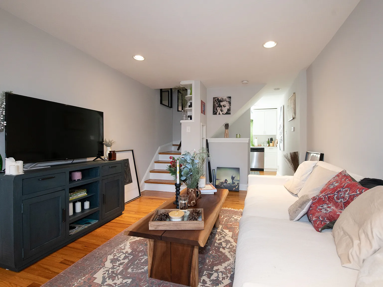 2 bed, 1140 sqft, $1,995 — Photo 3