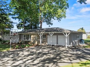9831 Lake Shore Dr, Leo, IN 46765