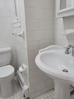 Rented by BR Edwards Associates Inc | media 10