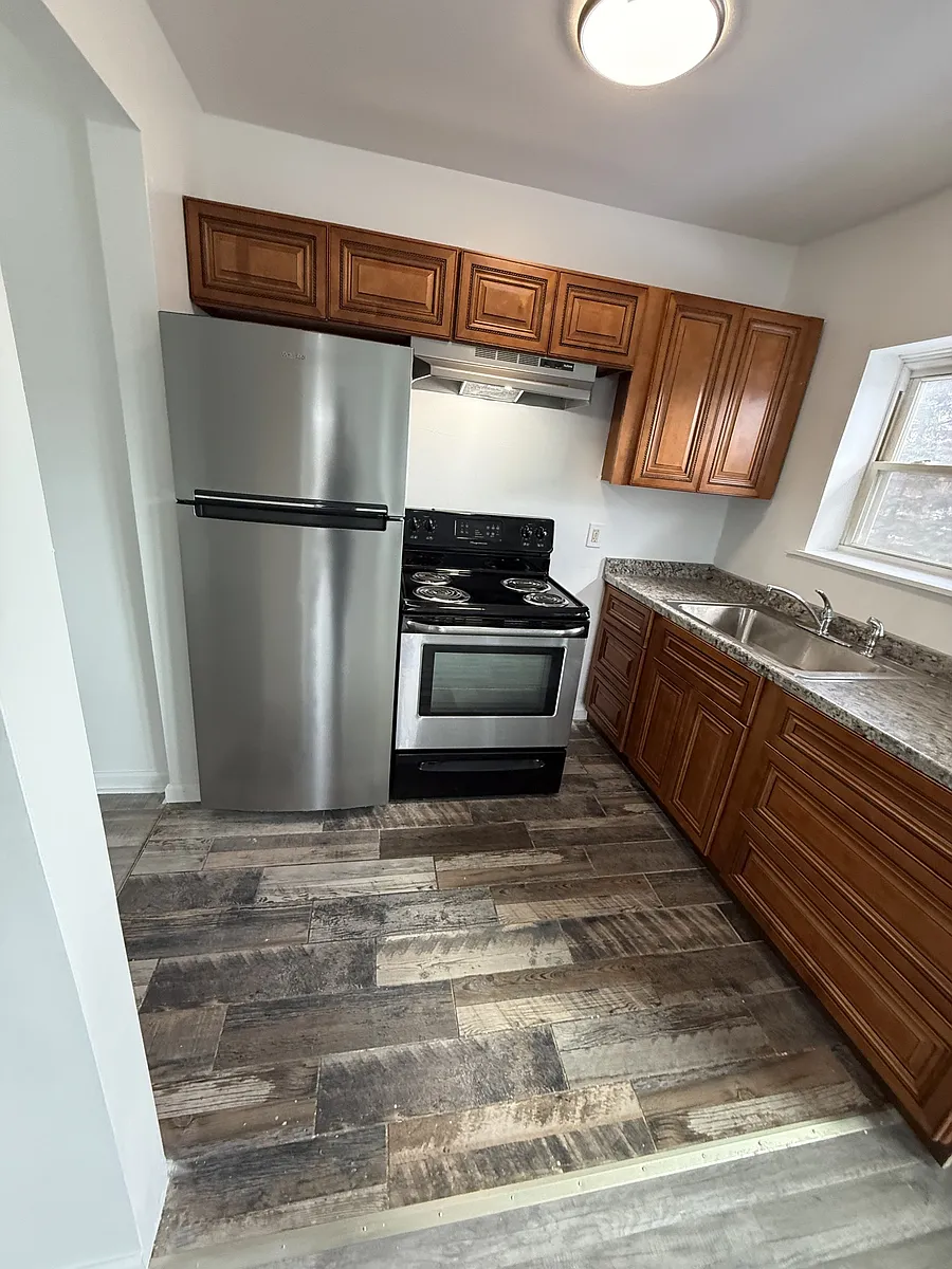 Building Photo - 51 S Francis St #4