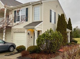 2124 Commons Circle Dr, Batavia, OH 45103