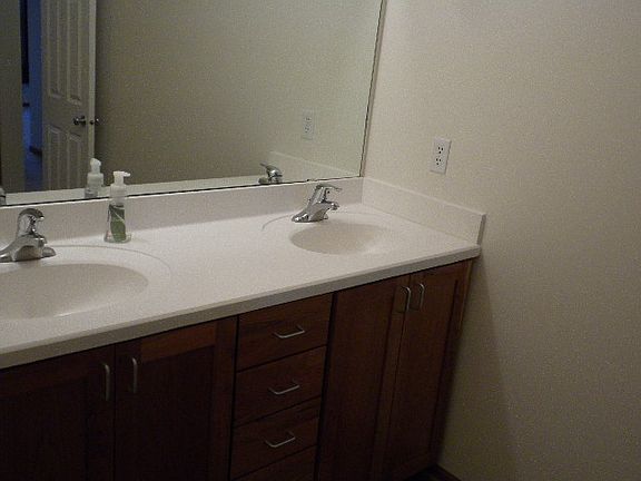3rd image of 3712 Wooddale Ave #3
