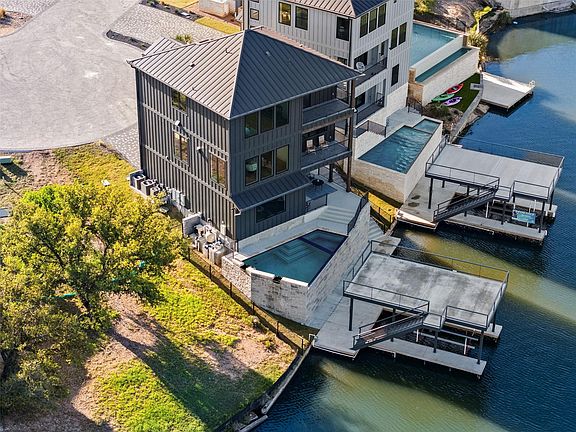 2nd image of 175 Pointview Dr