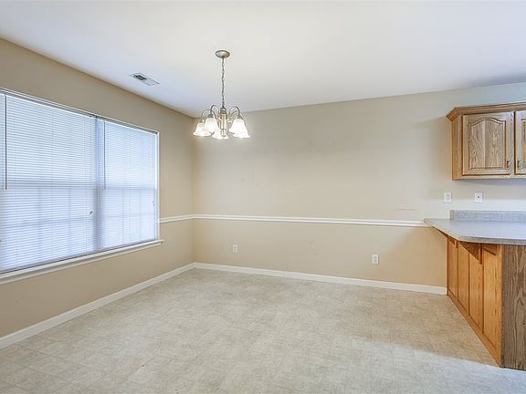 4th image of 175 Glenn Wade Dr