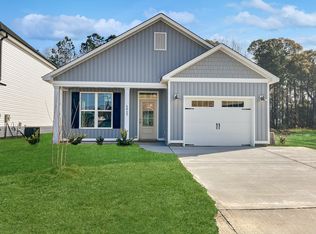 7 Bristol Bay Dr, Lake Waccamaw, NC 28450