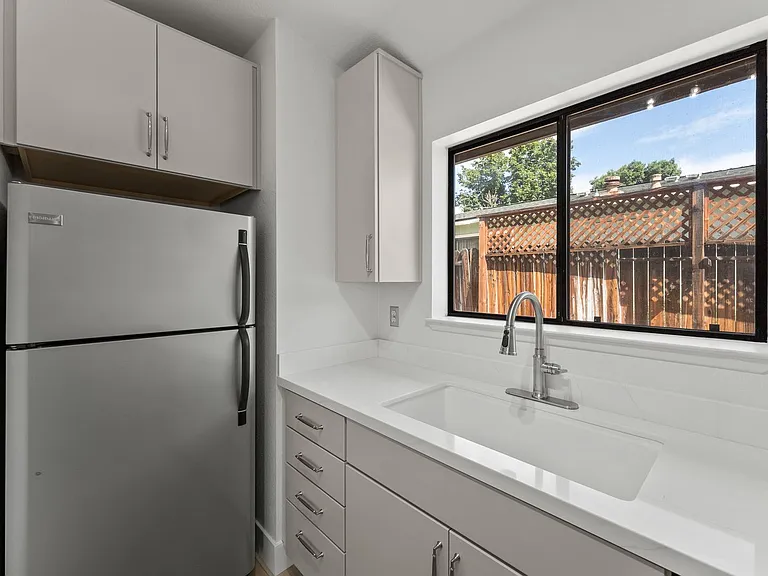 145 Summerset Dr — Photo 12