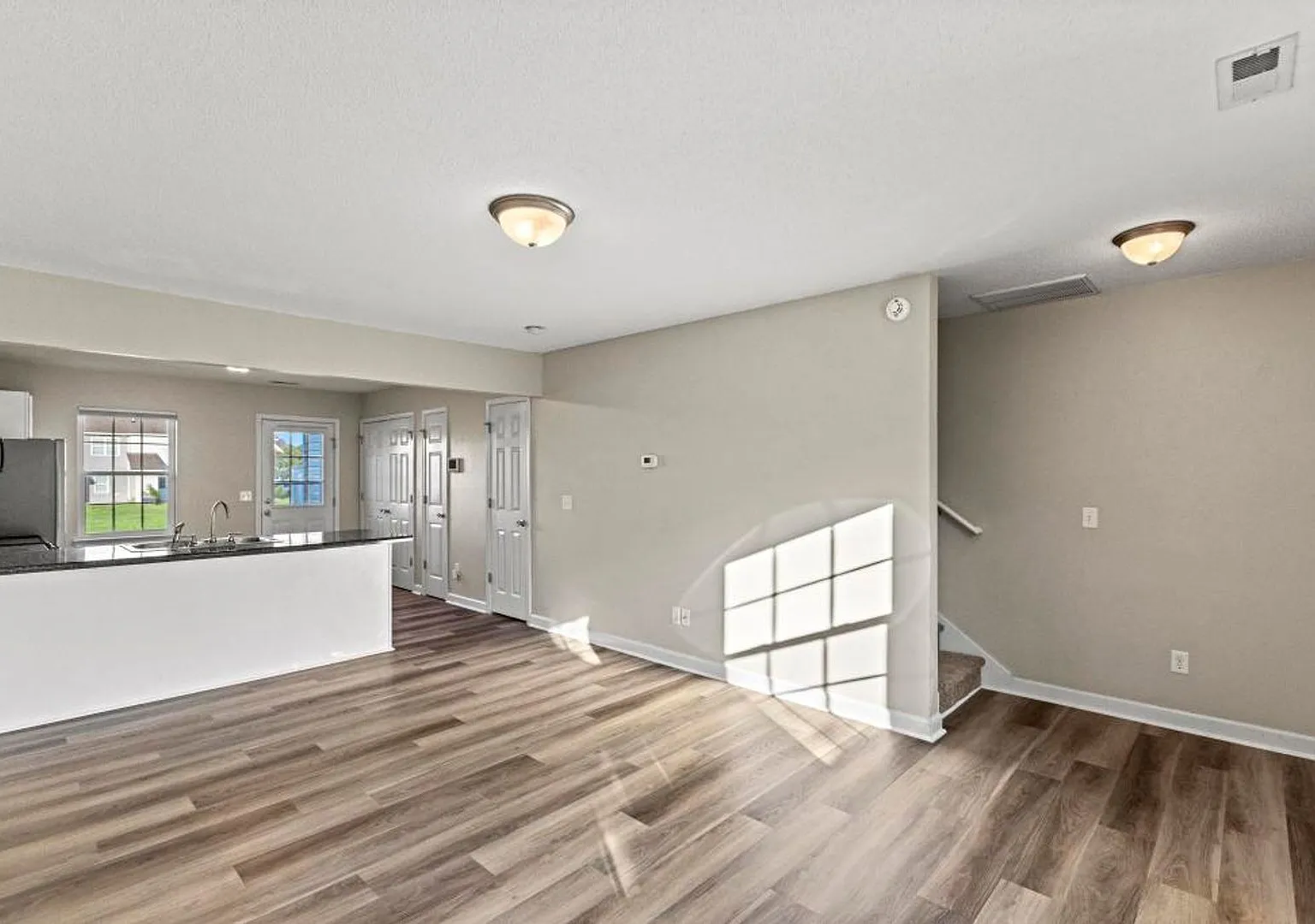 Charming Townhome Near Hwy 172 Back Gate — Photo 4