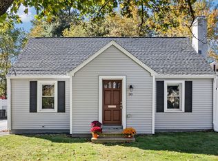 30 Calumet Ave, Worcester, MA 01606