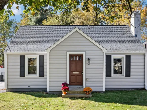 30 Calumet Ave, Worcester, MA 01606
