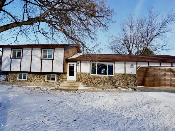 1710 5 1/2 Ave NE, Jamestown, ND 58401