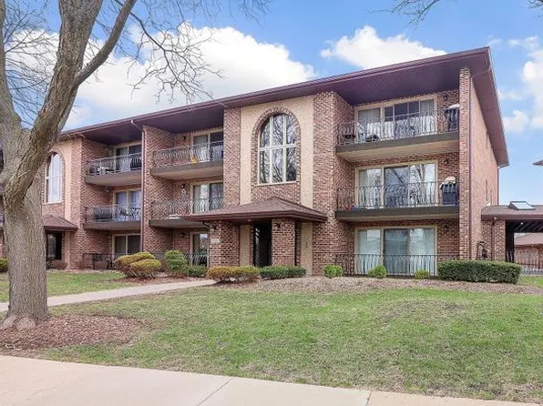 7555 Sheridan Dr APT 1F, Willowbrook, IL 60527