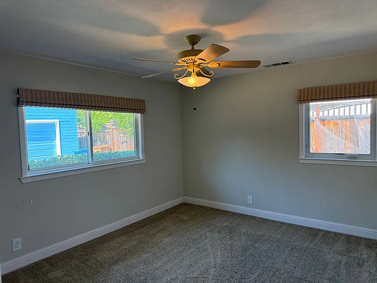 261 Gregory Ln — Photo 10