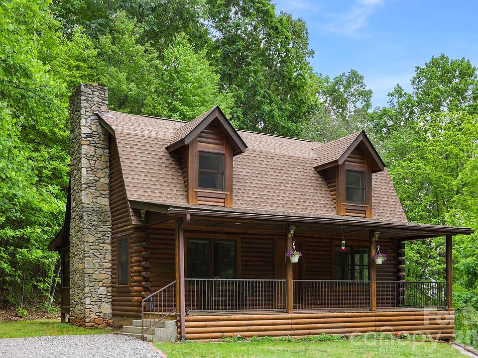 1st image of 5 Rustic Ridge Dr