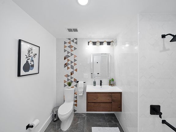 4th image of 167 Saint Paul Ave #301