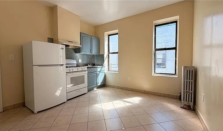 107 Bay 22nd St #5 — Photo 1
