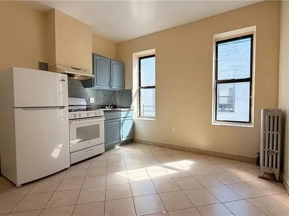 107 Bay 22nd St, Brooklyn, NY